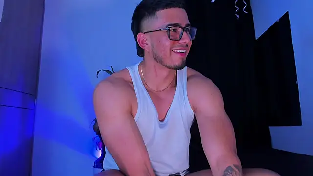thaddeus_king live cam on StripChat