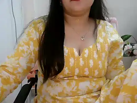 _chitranshi live cam on StripChat