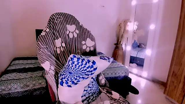 carolinemiller7 webcam