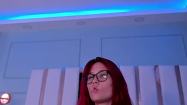 mae_lyra webcam