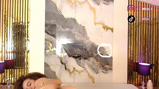 MiticaBrennet_ webcam