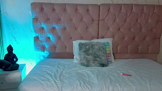 morenatemptressx - MorenaTemptressX's free webcam - UK Sex Cams