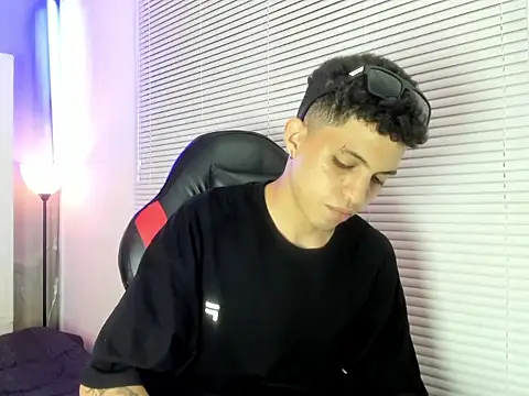 cameron_lux77 webcam