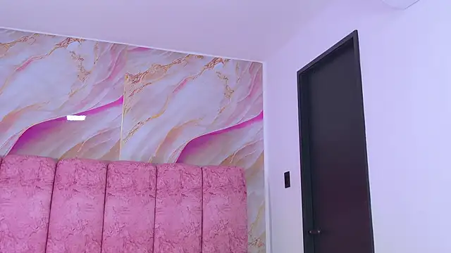 emmacurvy webcam