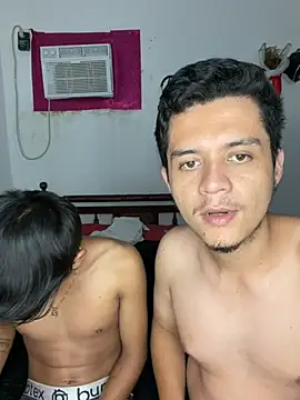Kenet_and_james_ live sex cam