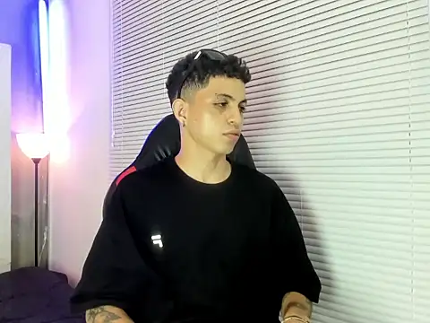 cameron_lux77 webcam