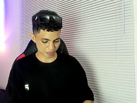 cameron_lux77