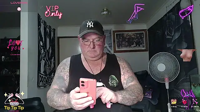 KINKYBLUEYES69 webcam