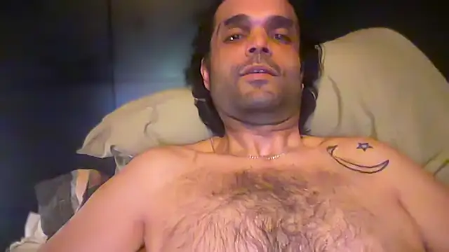 icebergslim281 live cam on StripChat