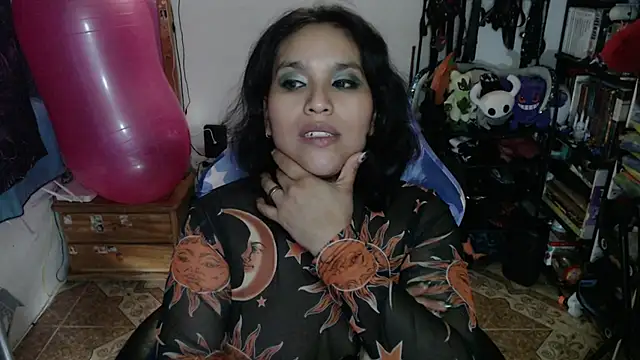 kureiji_hentaii webcam