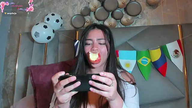 KimDevinne webcam