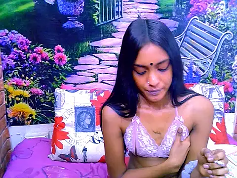 IndianPretty14u2Luv webcam