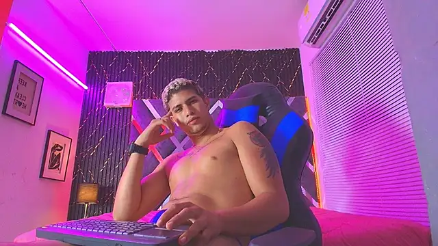 dominic_connor webcam