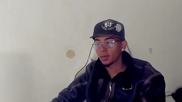 LoganNRose webcam