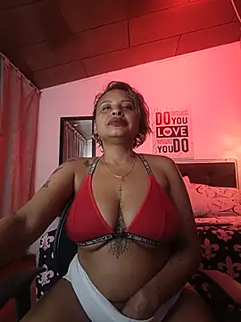 Dominik_girl live cam on StripChat
