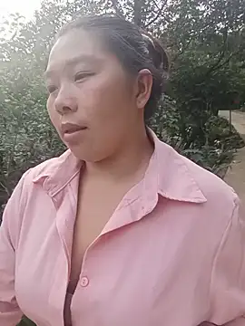 quynhkoolbae live cam on StripChat