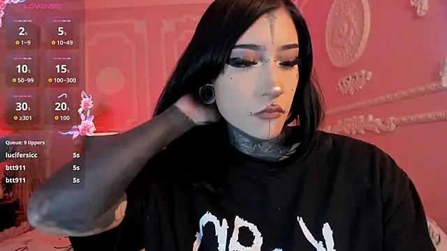 Kat_VonDe live cam on StripChat