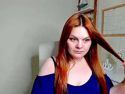 GingerKitten1 live cam on StripChat
