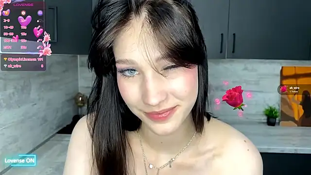 Eniamhaaaaa live cam on StripChat