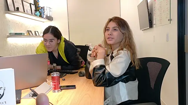 SecretKnigth live cam on StripChat