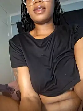 BLAQ-DIAMOND31 live cam on StripChat