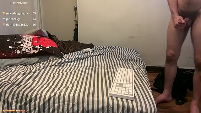 pantslesstraveler_plt webcam