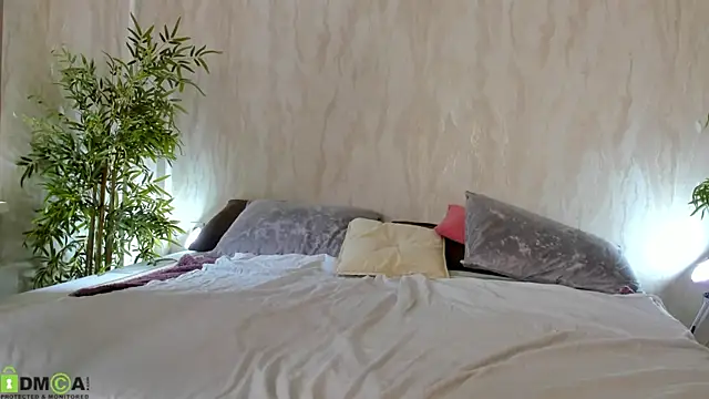 Valerie_Woods webcam