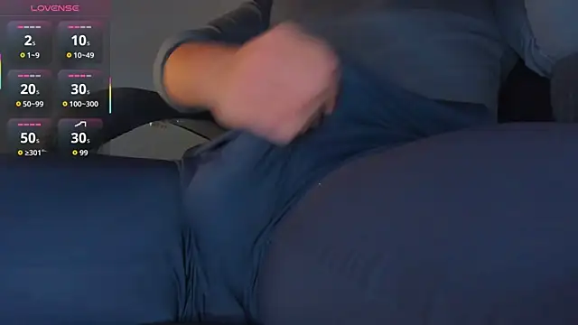 BulgeArt live cam on StripChat
