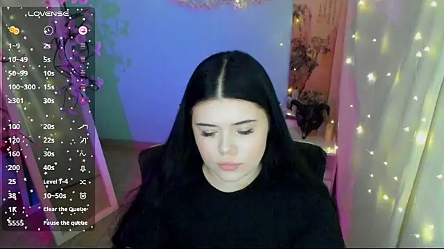 Mona_Esty webcam