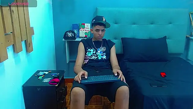 Lukaz_Caballero live cam on StripChat