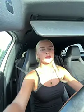 amateur nude live Millymae 