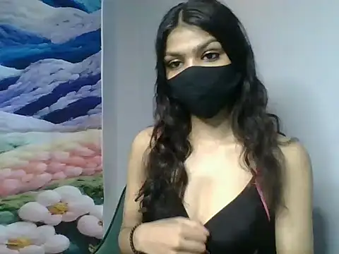 its-ira live cam on StripChat