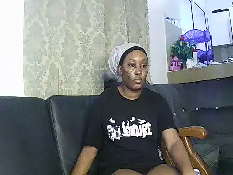 liz_cutie live cam on StripChat