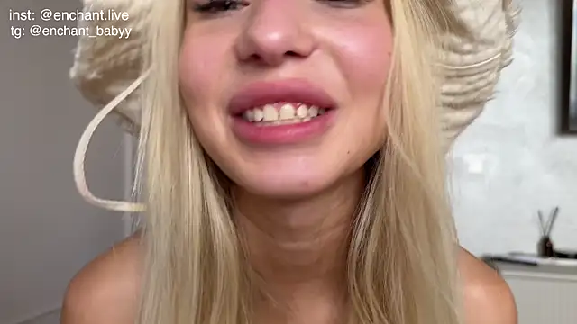 enchant_baby live cam on StripChat