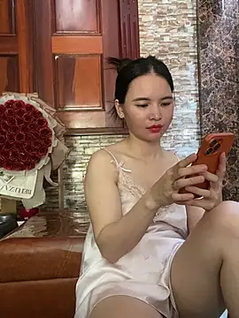 LiLi-Kirix99 live cam on StripChat