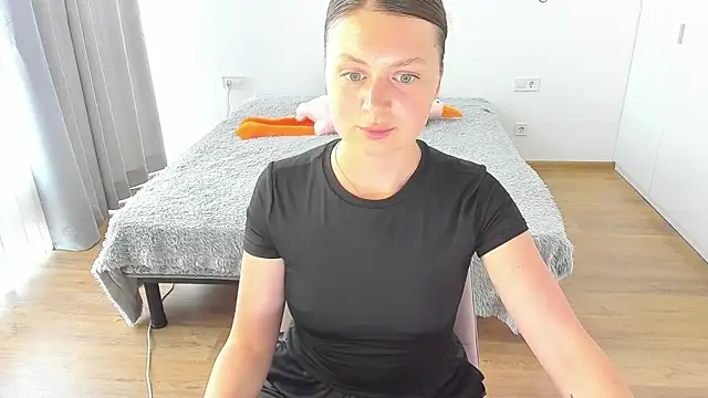 Kitkatvel live cam on StripChat