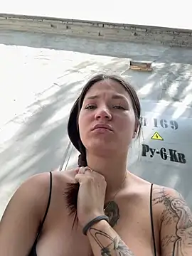 graf_cutu live cam on StripChat