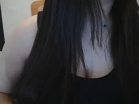 MidNight_Meltt live cam on StripChat