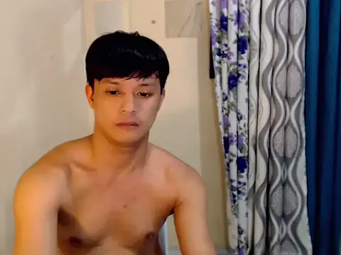kingdomcum96 live cam on StripChat