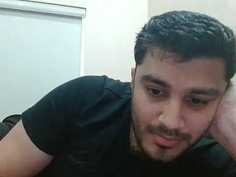 robintoit live cam on StripChat