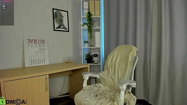 Nicole_Charm webcam