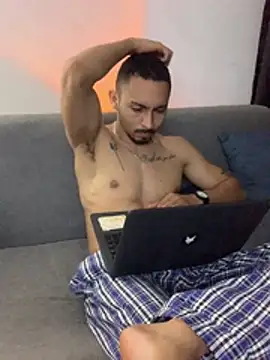 NicolasChest_xxx webcam
