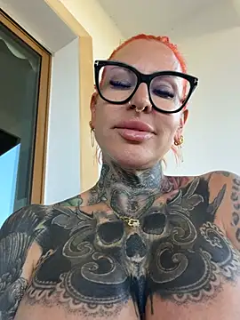 catcoxx (F milf) - Plug&Twerk 🍑 lt 1 vid 🎥