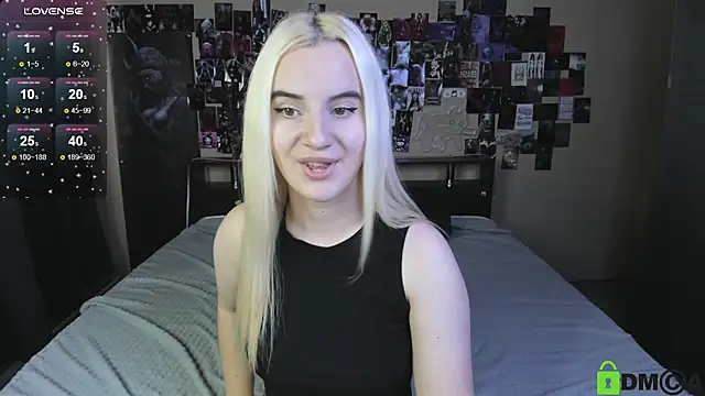 Naomi1Hinata webcam
