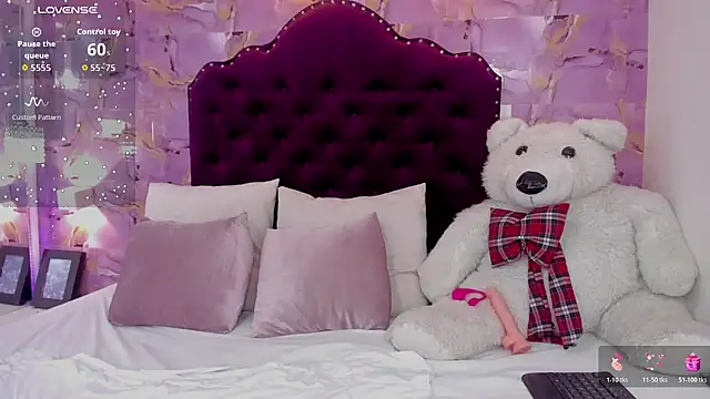 luna_bloomm_ webcam