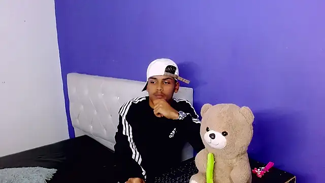 Angel_foxc13 live cam on StripChat