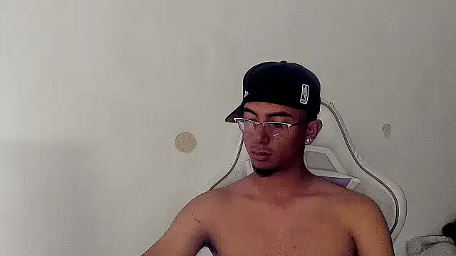 LoganNRose webcam