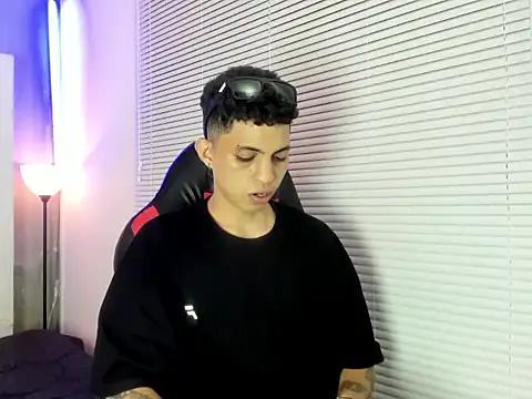 cameron_lux77 webcam