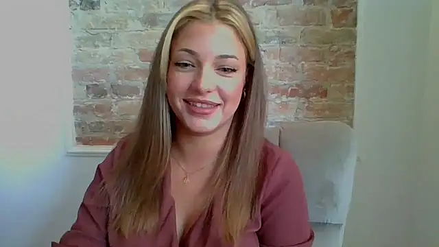 LilyBlondee webcam