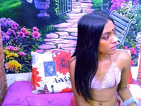 IndianPretty14u2Luv live cam on StripChat